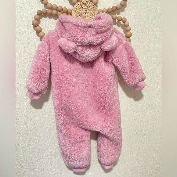 Levi’s Pink Baby Sherpa Bear Coveralls Jumpsuit - Picture 4 of 5